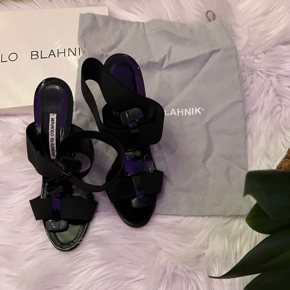 Manolo blahnik elastic wedge